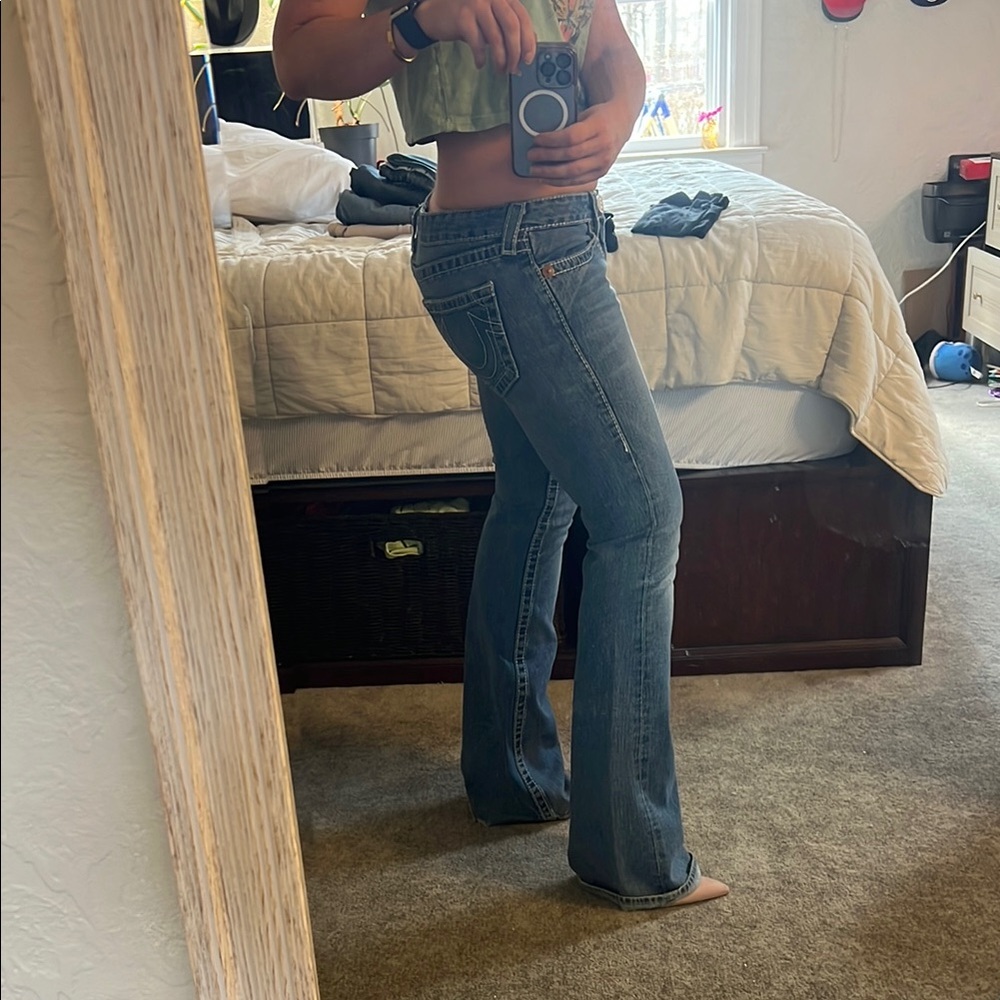 Mid 2000’s flare women’s True Religion jeans 29